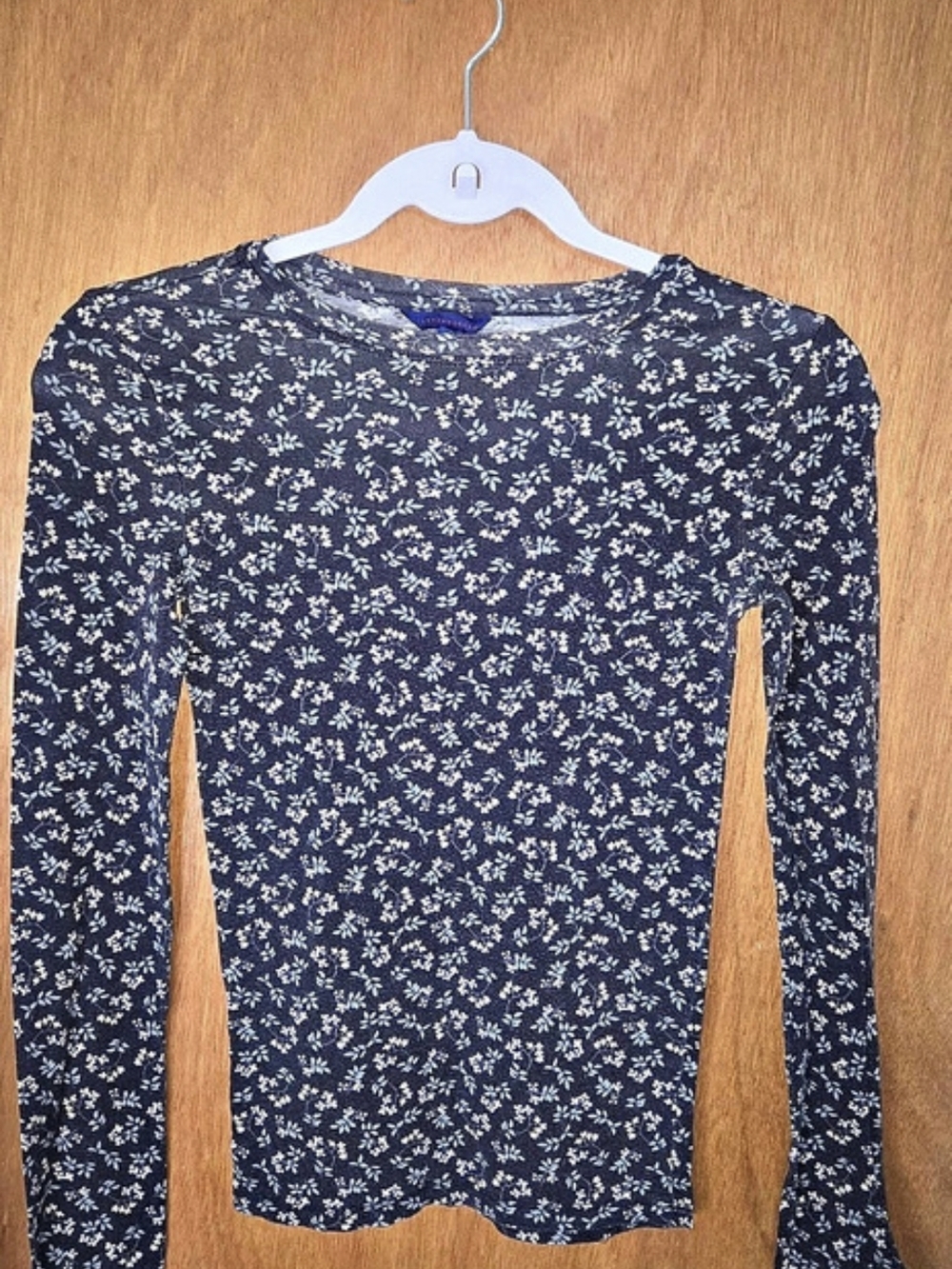 Aeropostale Floral Long Sleeve Top in Blue & White Size XS